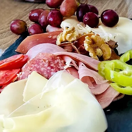 Osipovica Bed & Breakfast 3*