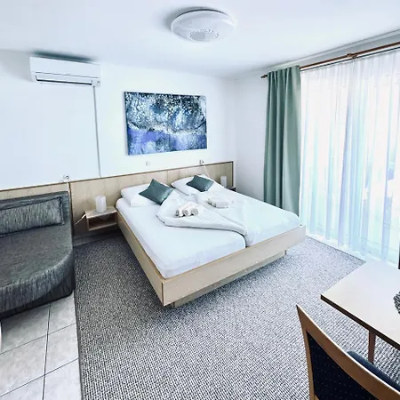 Osipovica Bed & Breakfast 3*