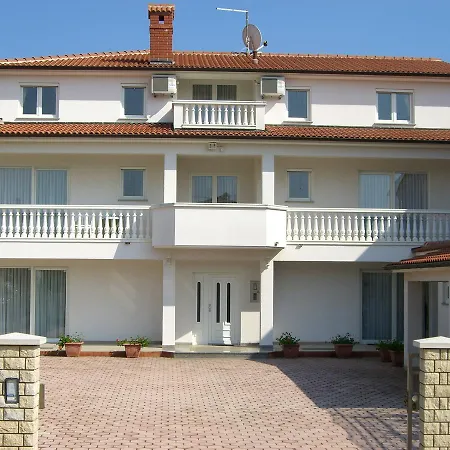 Osipovica Bed and Breakfast 3*